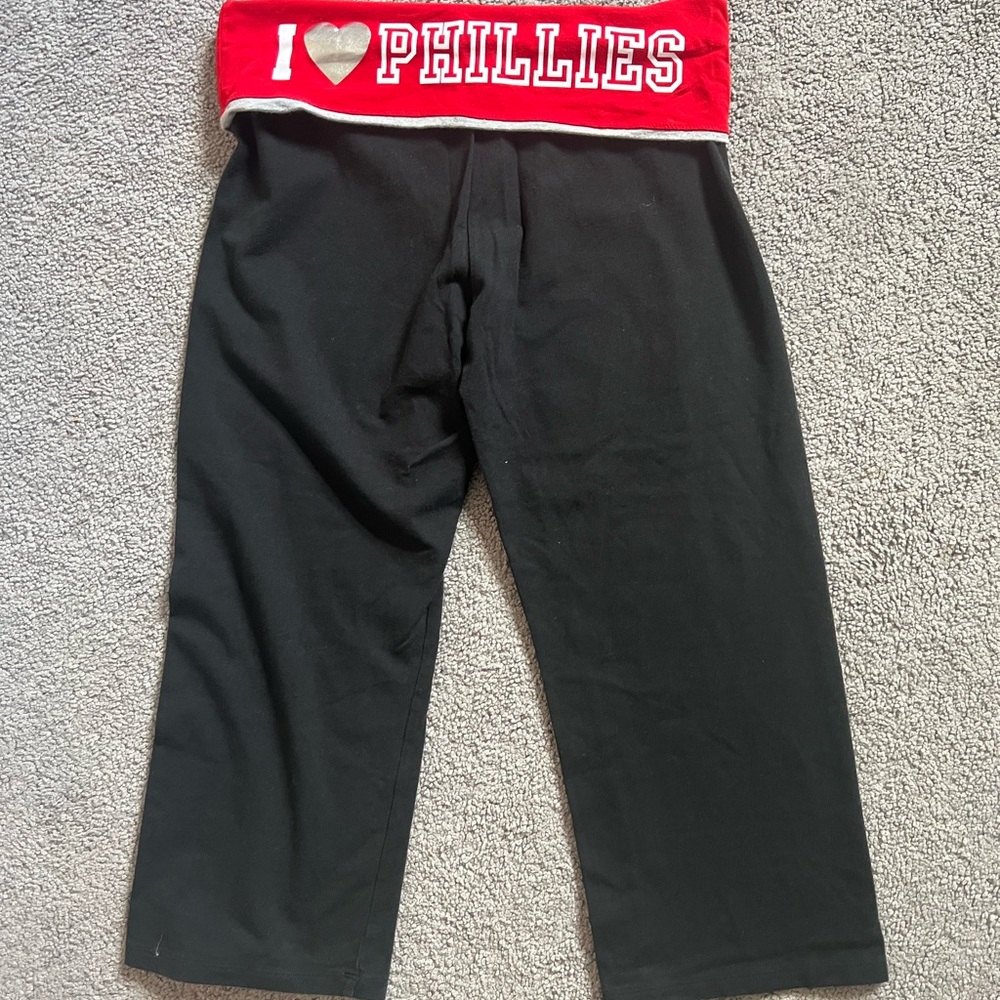 VS Pink Phillies capri